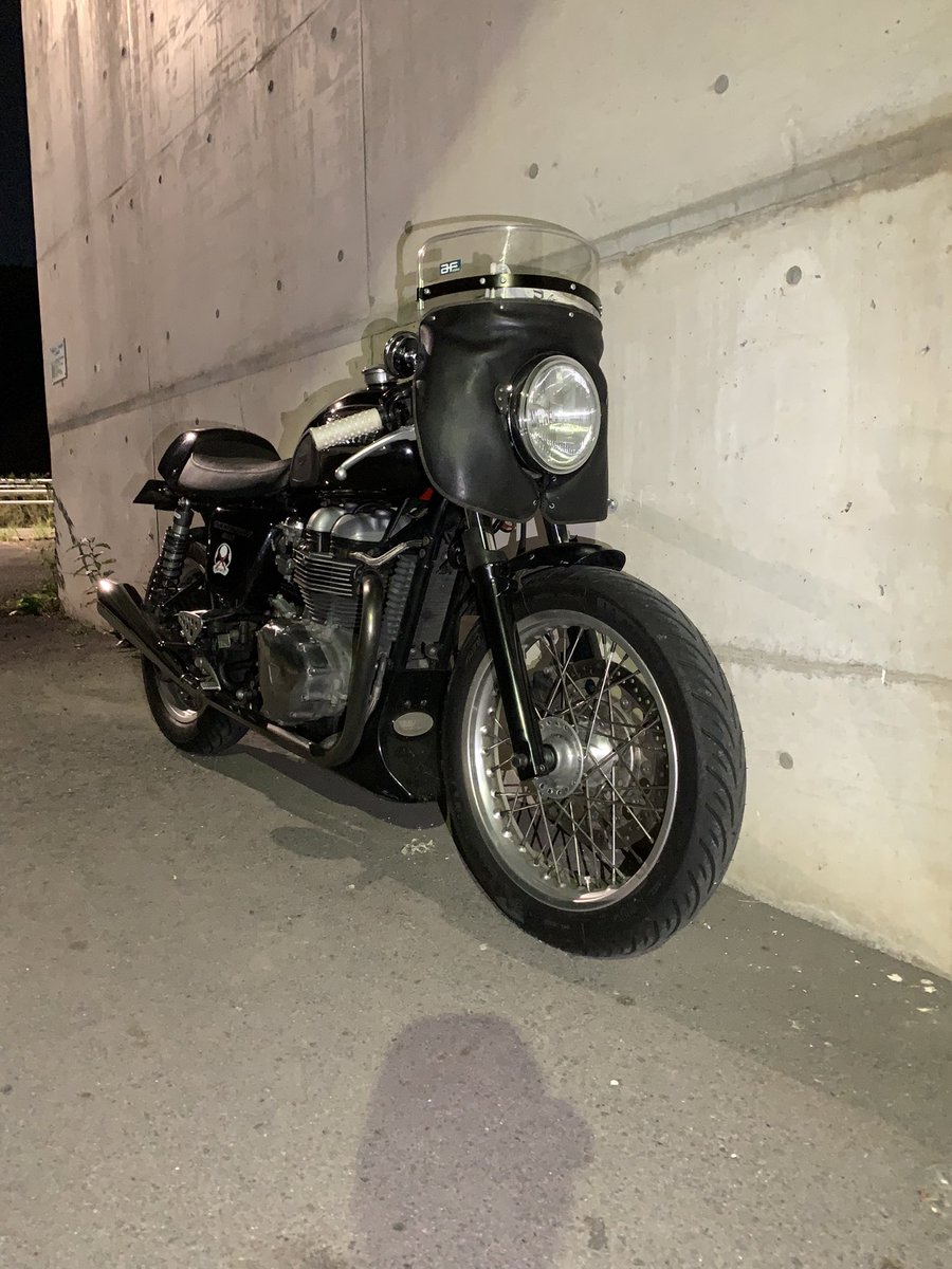 THR33sy's tweet photo. 固定用更新
マイナーチェンジ繰り返すプアバイク
#triumph
#thruxton900 https://t.co/CrOlRGPeMD