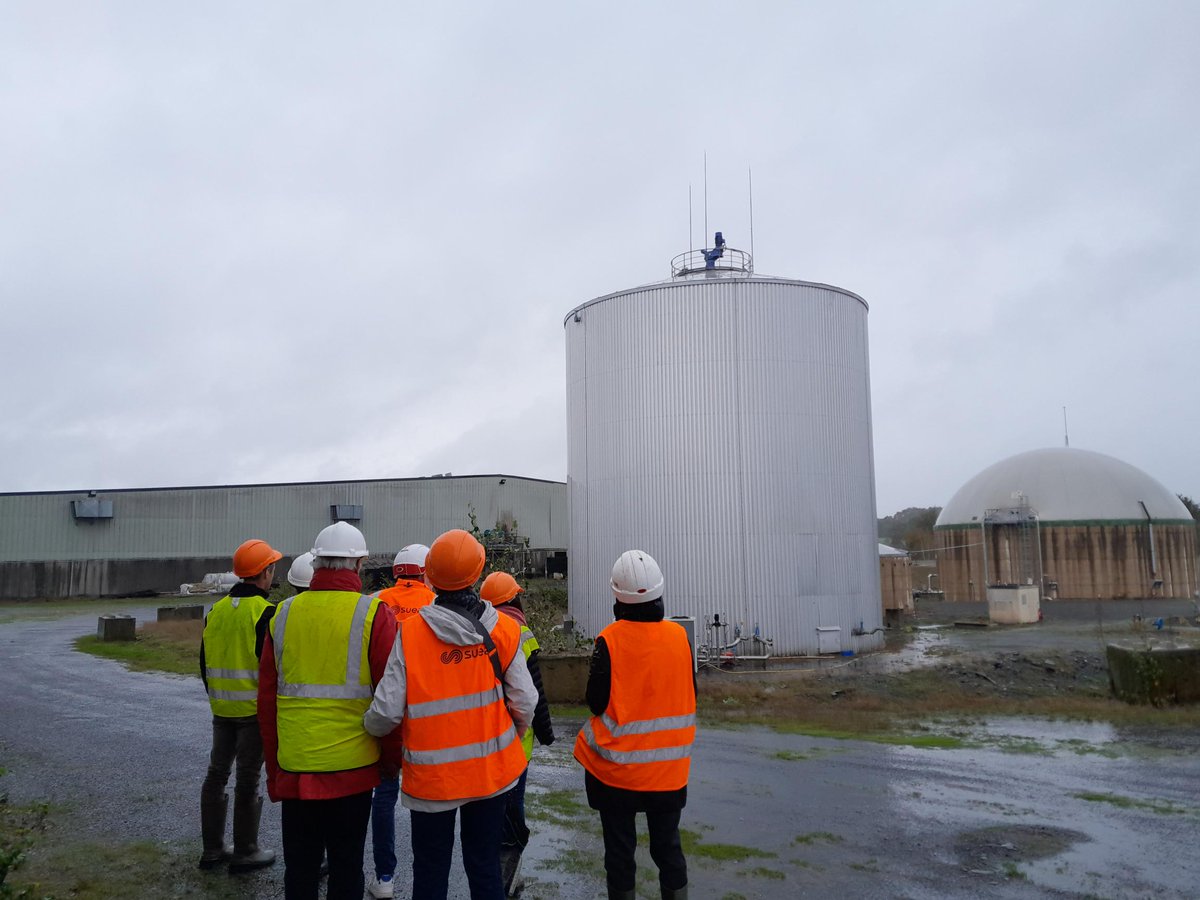 Les 27 et 28 octobre, près de vingt visiteurs ont pu découvrir comment les équipes <a href="/suez/">SUEZ</a> de Méta Bio Energies à #Combrée (49) valorisent les #biodéchets sous forme de chaleur, d’électricité et d'amendements agricoles. #JRVE <a href="/VNEpdl/">VNE</a>