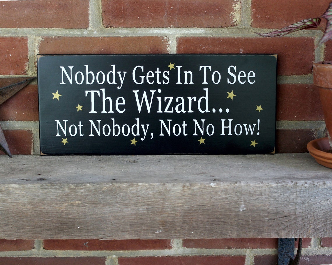 CountryWorkshp's tweet photo. #WizardofOz Sign, Nobody Gets In To See The Wizard Sign, Workshop Sign, #StudioSign, Office Sign, #BossGift, Artist Gift #FestiveEtsyFinds #smilett23 https://t.co/PdOrDPDbsA via @Etsy https://t.co/ITnpgo86ad