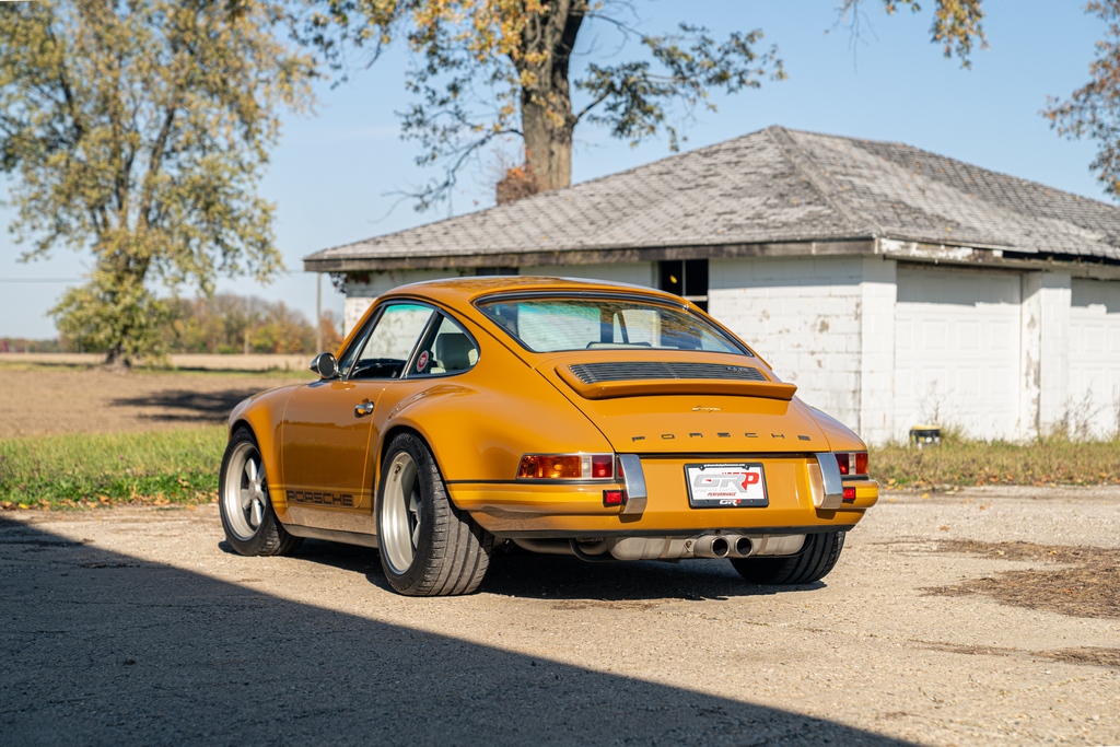 GRPerf's tweet photo. ⚠️4 Hours Left⚠️

❗️⁠LIVE on @Bringatrailer❗️⁠

⁠Last chance to own this spectacular 1990 Porsche 911 Reimagined by Singer⁠.

https://t.co/fzwu0N1y9g
⁠
#GRP #GrahamRahalPerformance ⁠
#Indy #Indianapolis #Porsche #Singer⁠
#PorscheSinger #SingerReimagined #964 https://t.co/PERwMhU2D0
