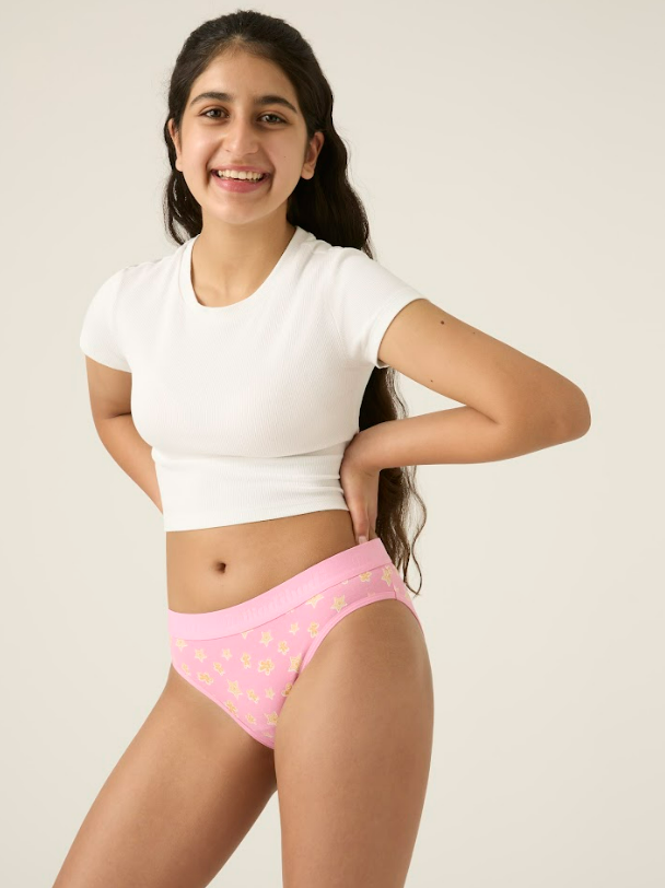 INTOUCH_RUGBY's tweet photo. Ho ho ho! 🎅 Modibodi https://t.co/F8V5QsY3wN – the period underwear brand – has the perfect gifts for the holiday season. ... now live @ https://t.co/mfuNWdJEhw #modibodi #underwear #holidayseason #ad #christmasgifts https://t.co/LWo3IKuCMx