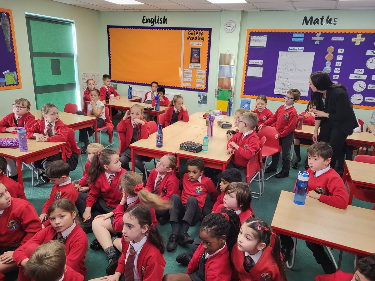 Binfieldschool's tweet image. Wow! What an exciting morning Year 3 have had. We had a video call with a Professor!! We are looking forward to writing our diary entries as Howard Carter. #year3 #ancientegyptians #howardcarter #tutankhamen #English #purposeforwriting