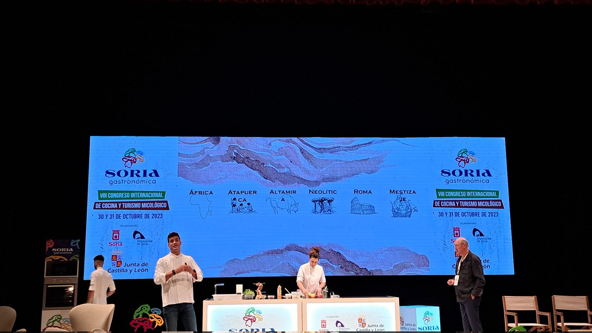 Un placer compartir escenario con Samantha Vallejo-Nágera y Miguel Cobo.#masterchef #SoriaGastronómica <a href="/FDET_UdL/">Facultat de Dret, Economia i Turisme de la UdL</a> <a href="/UdL_RDI/">Recerca i Transferència UdL</a>