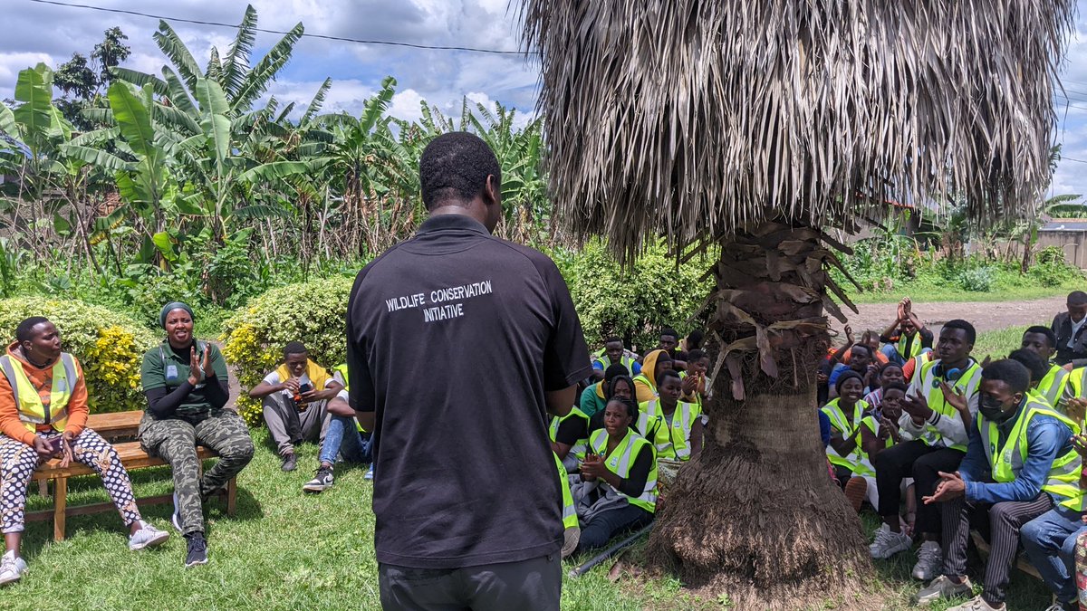 Urubyiruko rw'abakorerabushake muri <a href="/MusanzeDistrict/">Musanze District</a> Kubufatany na MUSANZE DISTRICT ,<a href="/Rwandapolice/">Rwanda National Police</a>,NYC Musanze Na Committee ya Musanze Youth Volunteers mu Karere n'umushinga WILDLIFE CONSERVATION ,uyumunsi Twateye Ibiti 500 mucyanya cyahariwe Inganda mu Murenge wa <a href="/KimonyiSector/">Kimonyi Sector</a>