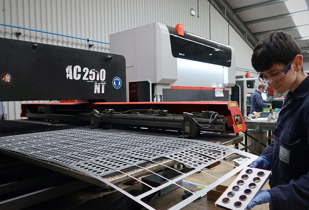 c3_ltd's tweet photo. C3 Engineering utilise an @AmadaUKLTD Acute Punch Press Turret for punching holes in metal sheets & other components for a wide range of customer requirements
https://t.co/lwWuWqSLDf
#metalfabrication #engineering #ukmfg #punchpress #norfolk https://t.co/7z268ywITc