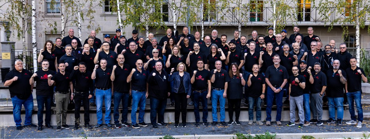 UniforTheUnion's tweet photo. #Unifor has reached a tentative agreement with @StellantisNA ending strike action by more than 8,200 members at the company’s Canadian facilities. Ratification meetings will be held in the coming days.  #AutoTalks2023
https://t.co/8qjatYI9OS https://t.co/8RG3TDr0SS