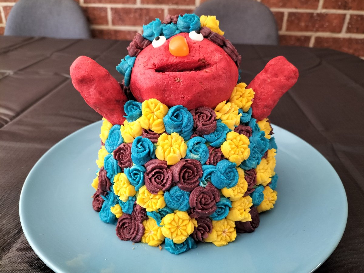 He's here

#Midsommar #Elmo #Halloween #Halloween2023 #cake