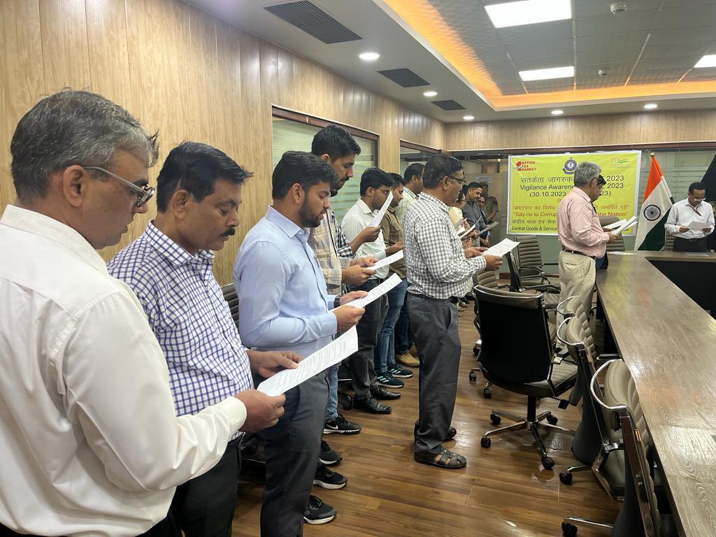 Commissioner, CGST Delhi South Commissionerate, administered the Integrity Pledge to the officers of the Commissionerate today as a part of Vigilance Awareness Week 2023. #IntegrityPledge 
<a href="/cbic_india/">CBIC</a> <a href="/cgstdelhizone/">CGST Delhi Zone</a> 
#vigilanceawarenessweek2023