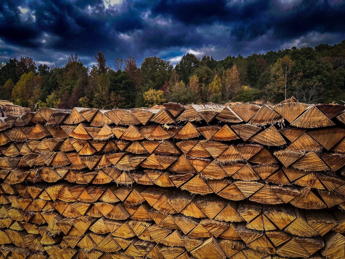 SSStave's tweet image. There is a blues song called “Stormy Monday”. But, “sunshine” is an attitude. You determine your own “weather”. (How you want it to be?)…Some get “soggy” when it rains. We like to take the attitude of let’s play in puddles while we are working hard to get your next drink ready.