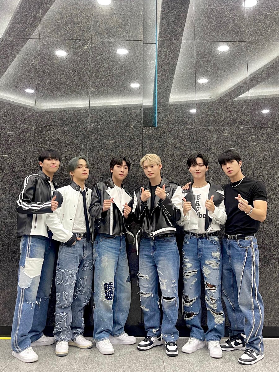 ONF_offcl's tweet photo. [#LightONF] 23.10.30 NPOP📸

Dam Dam Di Ram부터 바람이 분다까지 큰 함성으로 가득했던 NPOP💞 온앤오프와 퓨즈가 함께 한다면 월요병도 무섭지 않담담디람😎

#온앤오프 #ONF
#바람이_분다 #LOVE_EFFECT https://t.co/gFnrp3Pc58