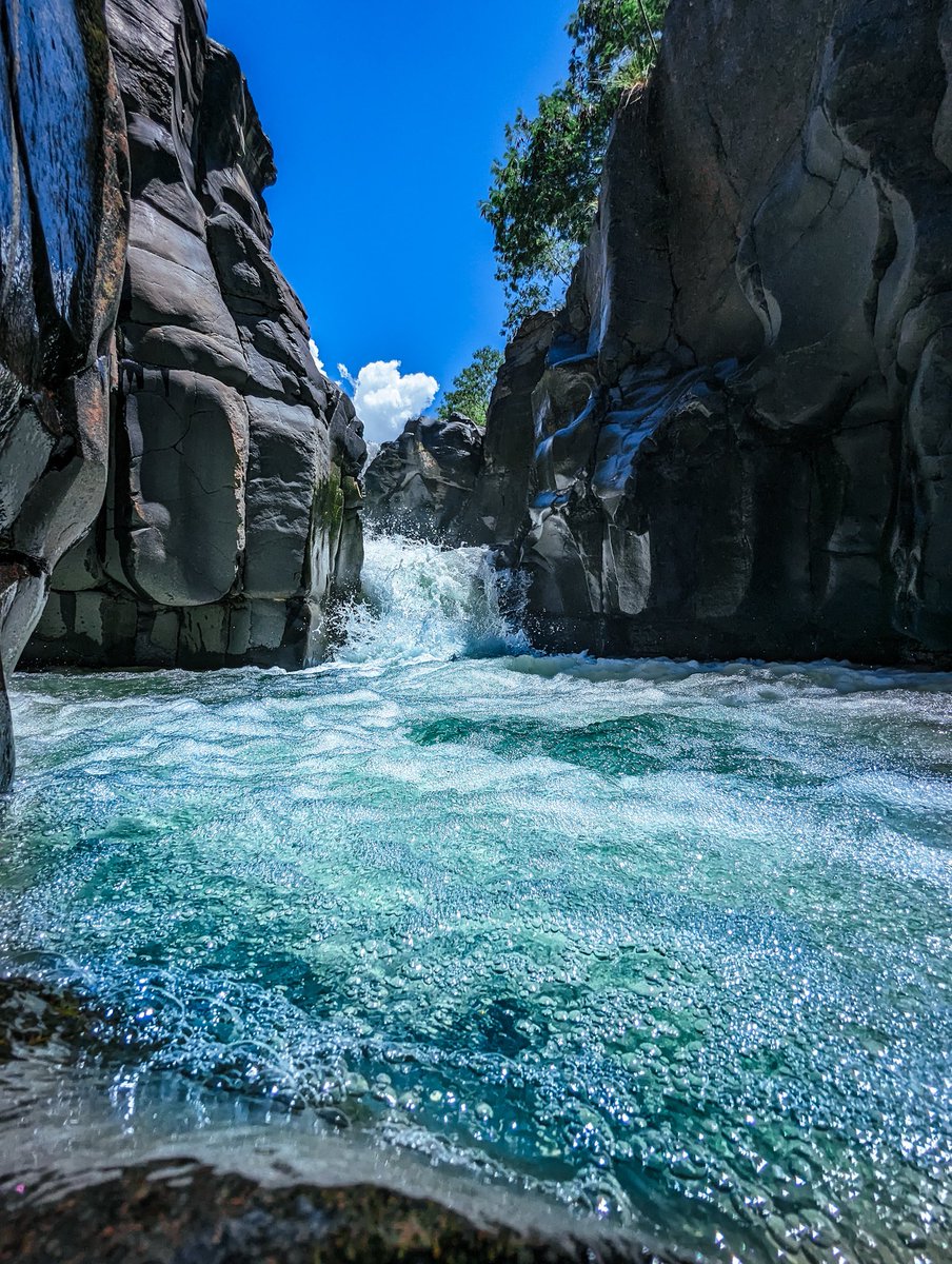 Archie90855180's tweet photo. #PangadilanFalls
#LoveThePhilippines https://t.co/VJf5a0wzfq