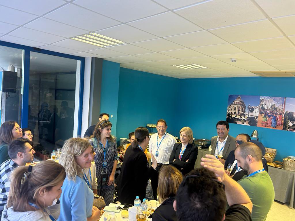 ciudadjerez's tweet photo. 🤳🏼🌍Gracias a los miembros de @AndaluciaTB por vuestra visita a #Jerez junto al @clusterjerez
Confiamos en vuestra vuelta y que sigáis contando tanto bueno que ofrecemos en la ciudad.
Felicidades por el éxito de este #BlogtripJerez con más de 20M de impresiones en RRSS 🙌 https://t.co/YVNiww7xk7