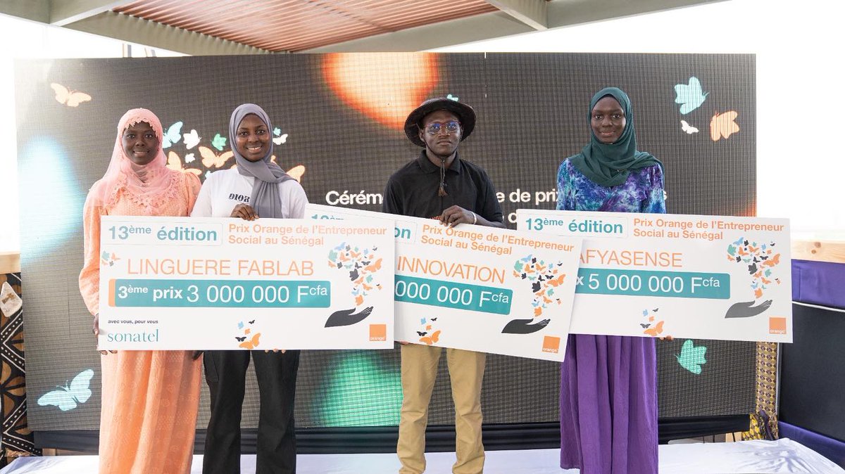 cepemcouveuse's tweet photo. 𝐏𝐫𝐢𝐱 𝐃𝐮 𝐂𝐨𝐧𝐜𝐨𝐮𝐫𝐬 𝐏𝐎𝐄𝐒𝐀𝐌 𝟐𝟎𝟐𝟑 de Orange Sonatel ! 🌟🏆

Nous sommes ravis de vous annoncer que deux de nos entrepreneurs se sont distingués au concours #POESAM2023 d'Orange Sonatel, et nous ne pourrions être plus fiers d'eux.

ovation https://t.co/Xu3wPK6J0N