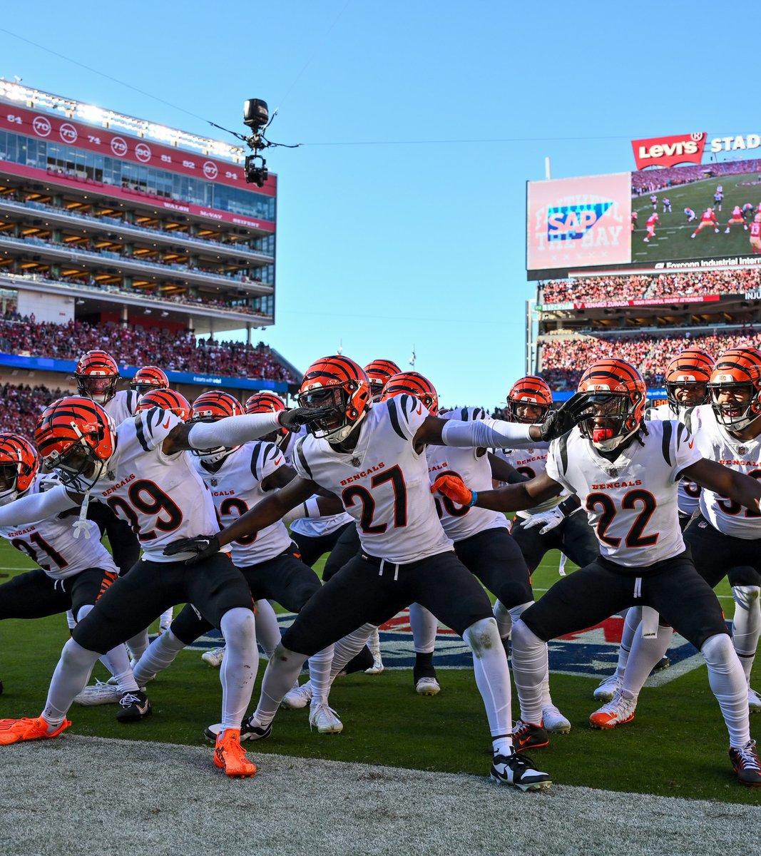 Bengals's tweet photo. The defense was pretty smooth with the Thriller ngl https://t.co/Z8S5C0sPjm