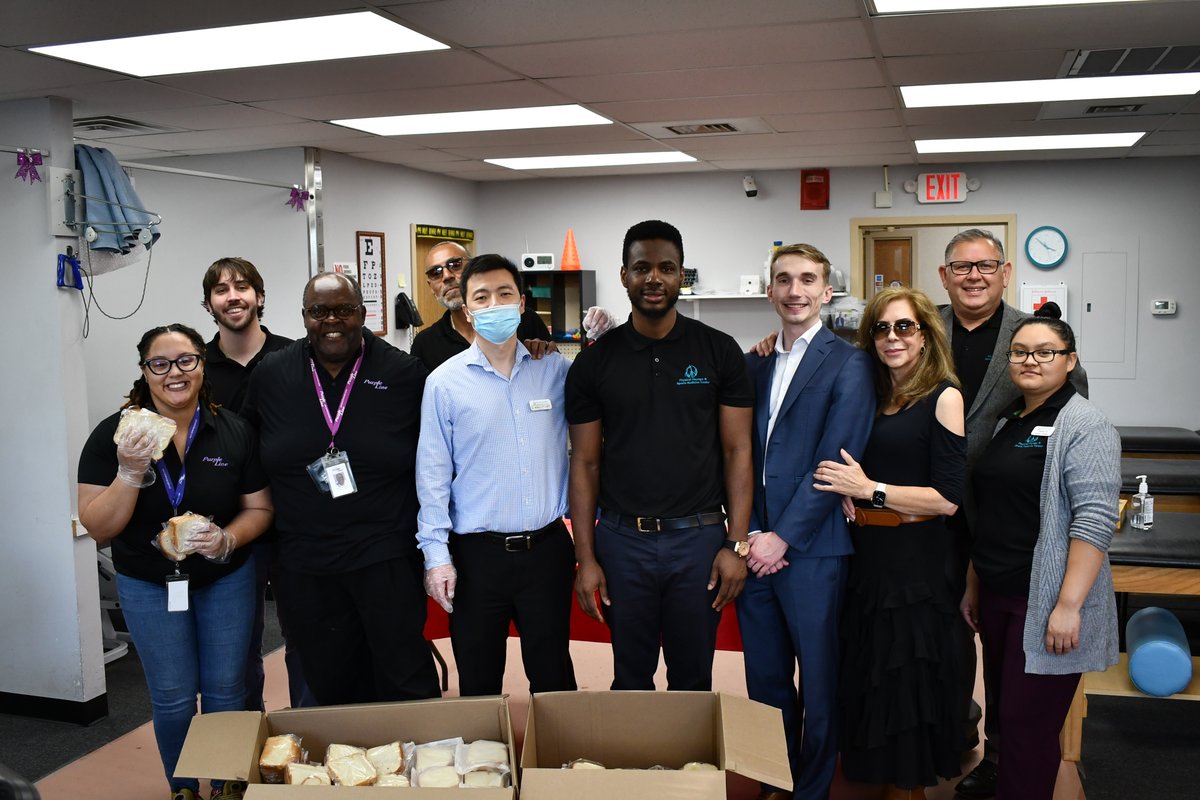 PurpleLineMD's tweet photo. On Oct. 25th, outreach team members helped @startPTnow’s Riverdale office near the future Riverdale Park North UMD station with #projectPBJ. They helped make 300 PB&J sandwiches to donate to @Shepherds_Table of Silver Spring to combat hunger. #MDOTcares #connectingcommunites https://t.co/CmBYZbtV4N