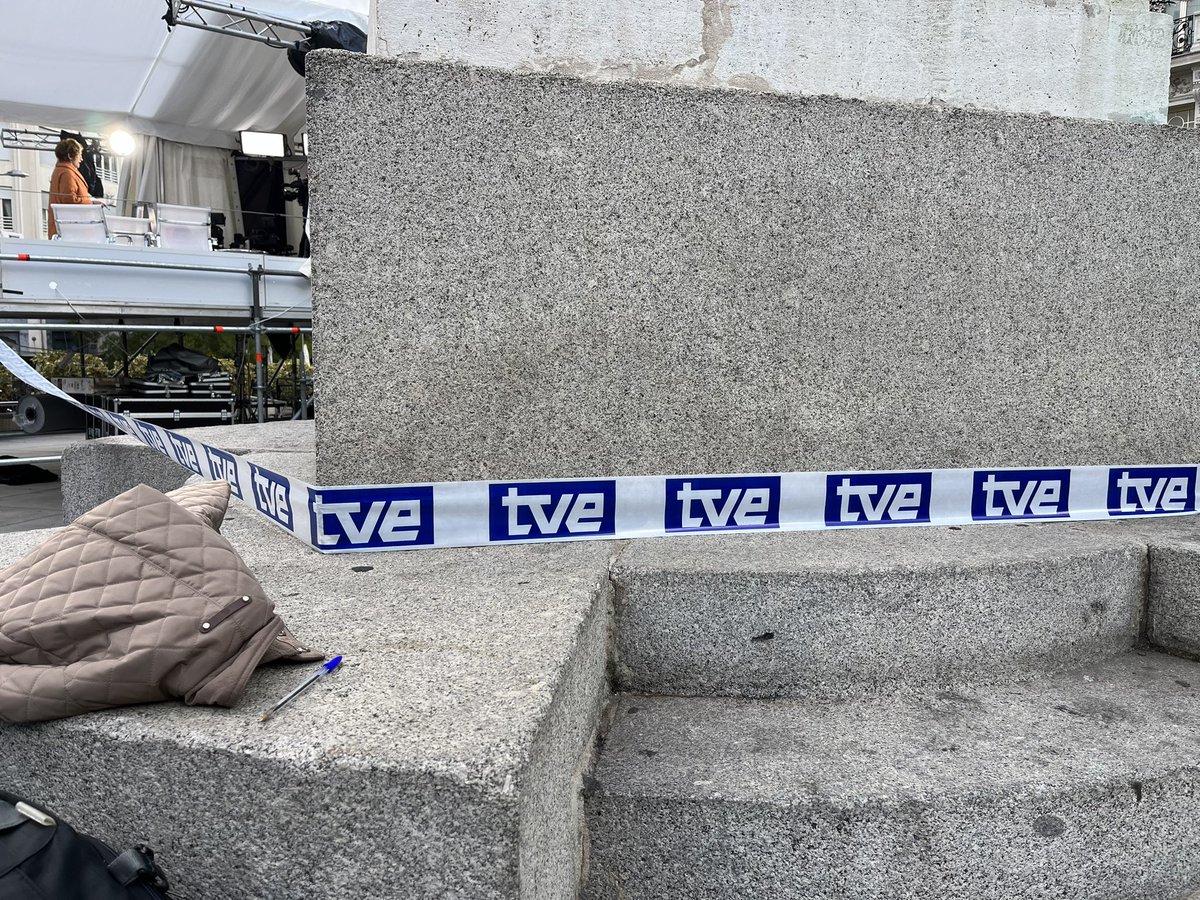 Cuántos rollos de cinta comprarían para que este logo siga vivo 15 años después.