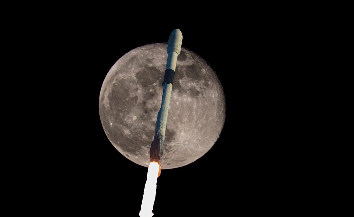 launchadventurs's tweet image. In an alternate universe this is the shot I got from last nights #Starlink mission.
#SpaceXmultiverse
