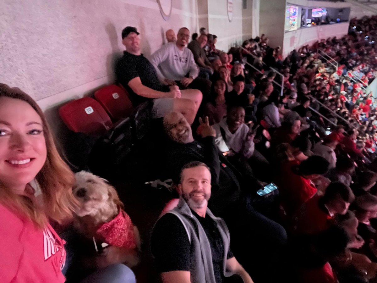 FBILEEDA's tweet photo. The MPR - Garner, NC attended a Carolina Hurricanes game last week! While we always hope that long-lasting relationships &amp; memories are built in the classroom, this one is pretty special. We love #teamleeda &amp; everyone that joins it! #fbileeda #PIOtraining #lawenforcementtraining https://t.co/ie7A2fKKYv