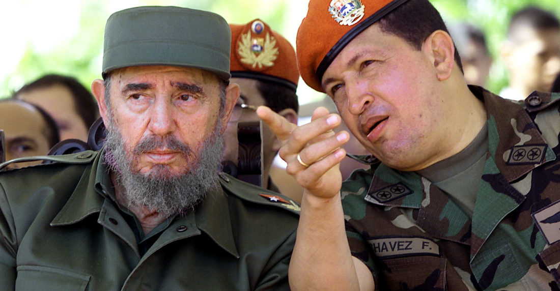 AndresB_Cu's tweet photo. Chavez y Fidel.

 Lazos más fuerte que la sangre. https://t.co/byc75lhfhH