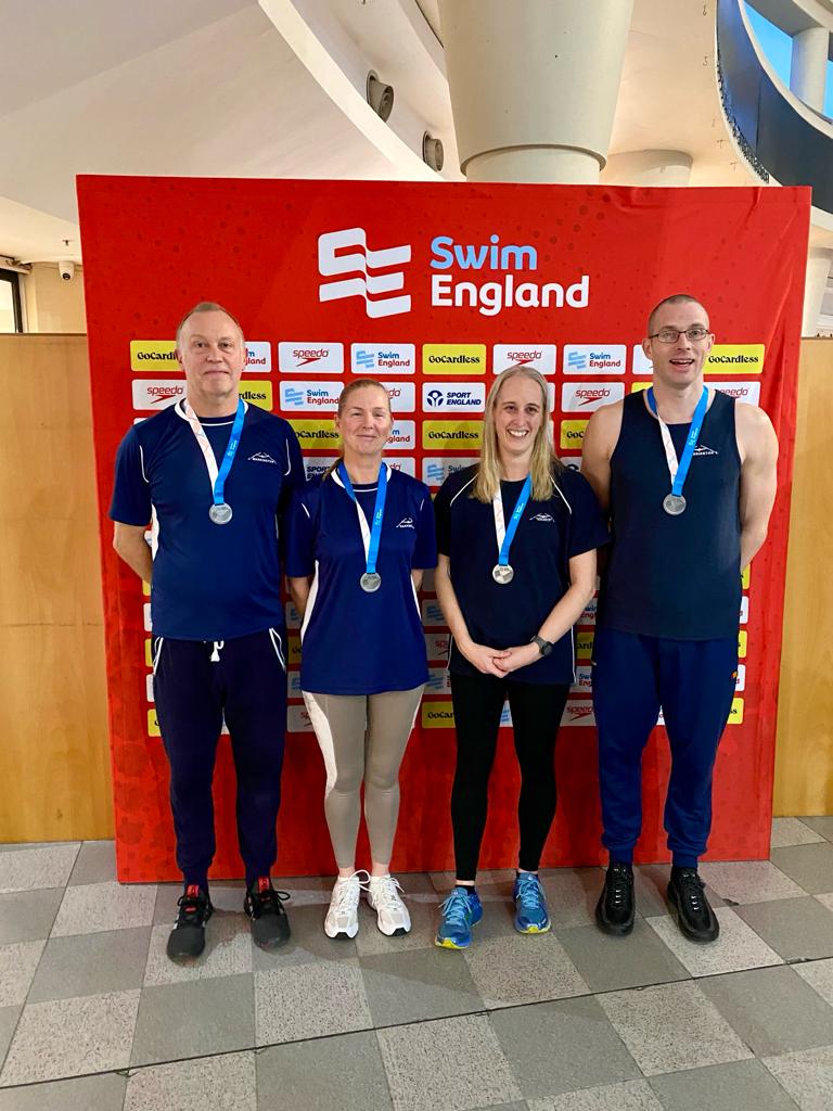 wmswim's tweet photo. Fantastic weekend for the whole team at the @Swim_England Masters National Championships. 12 Gold, 9 Silver, and 8 Bronze medals. Also 8 British Records!!! Thanks @YourLiveWire for the training facilities 👍 https://t.co/Dw8b4FKHkd
