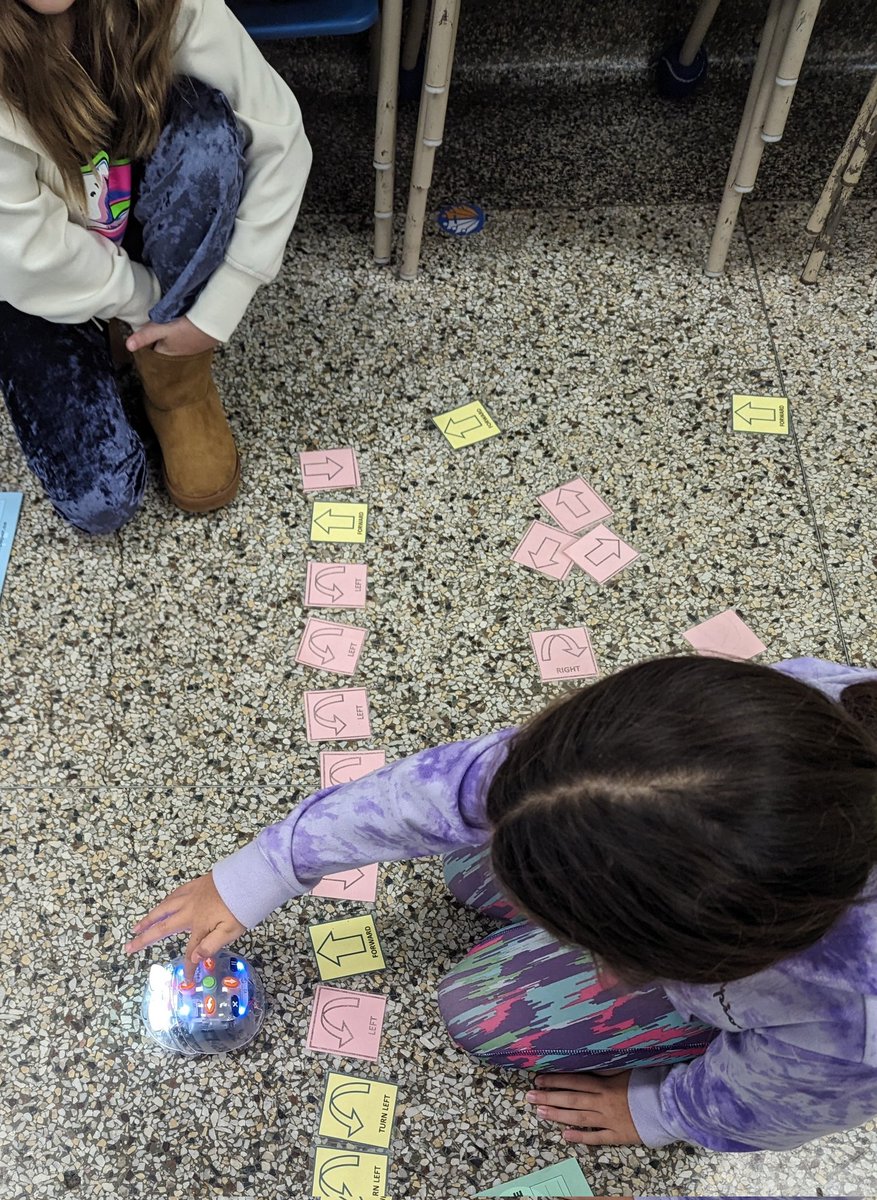 NGMBowen's tweet image. 😍 Look at these Gr 1/2s @stfxces code #bluebots to dance repeating dance patterns in preparation for Halloween! Ss will be designing costumes for their bots & doing a pattern dance-off tomorrow to the Ghostbusters theme. 🎶 👻 #mathcoding @HWCDSB @hwcdsbmathk8