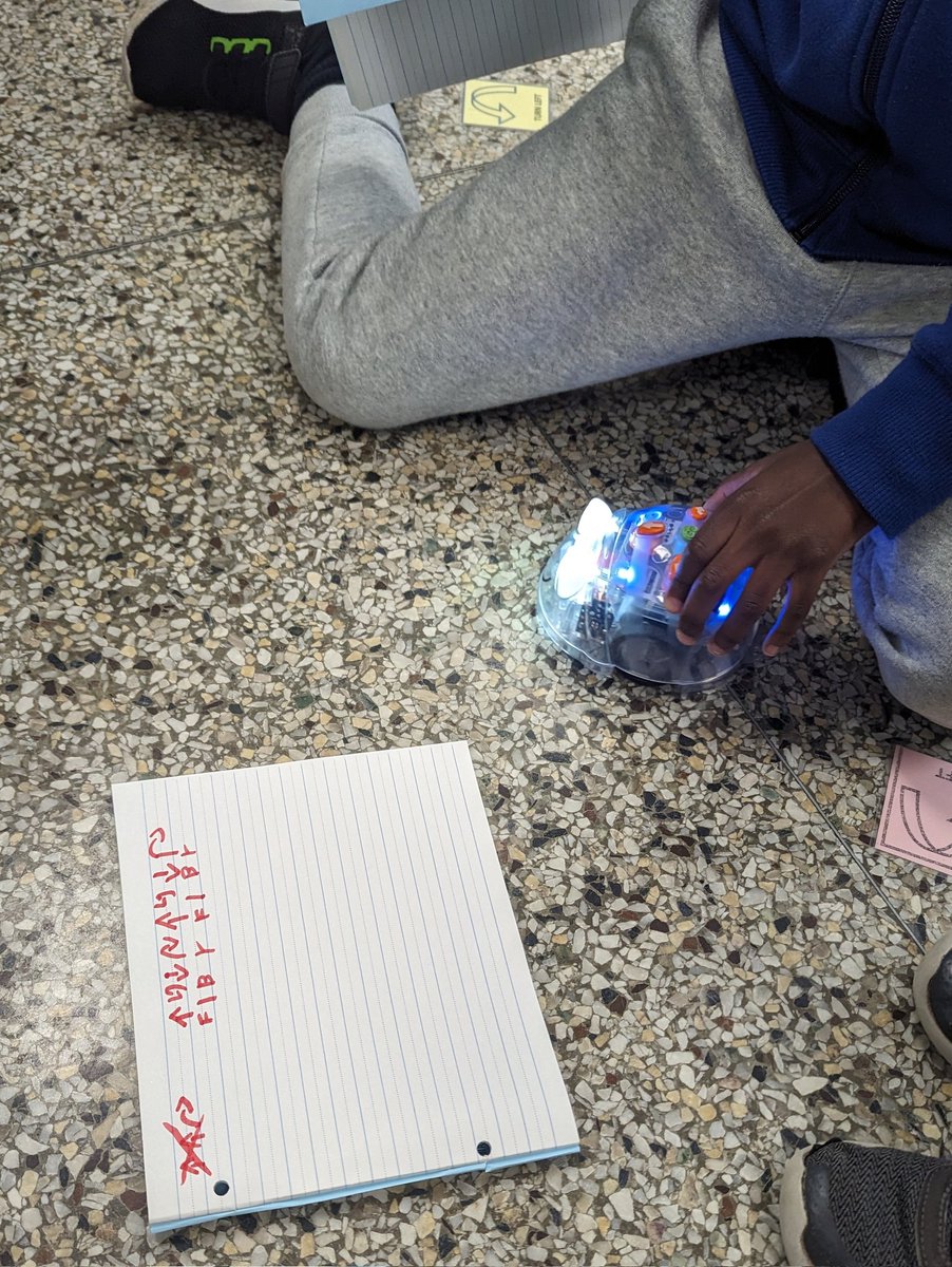 NGMBowen's tweet image. 😍 Look at these Gr 1/2s @stfxces code #bluebots to dance repeating dance patterns in preparation for Halloween! Ss will be designing costumes for their bots & doing a pattern dance-off tomorrow to the Ghostbusters theme. 🎶 👻 #mathcoding @HWCDSB @hwcdsbmathk8