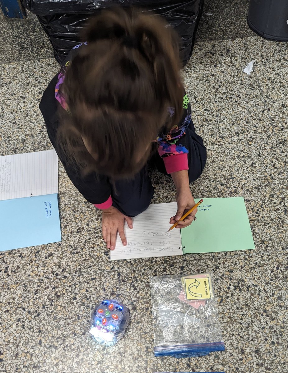 NGMBowen's tweet image. 😍 Look at these Gr 1/2s @stfxces code #bluebots to dance repeating dance patterns in preparation for Halloween! Ss will be designing costumes for their bots & doing a pattern dance-off tomorrow to the Ghostbusters theme. 🎶 👻 #mathcoding @HWCDSB @hwcdsbmathk8