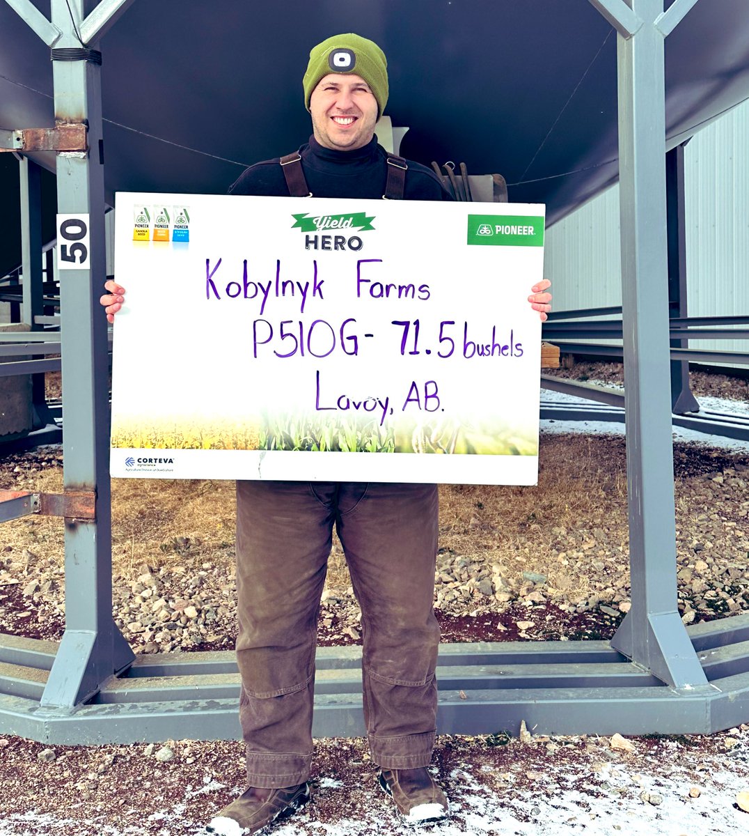 The smile on this <a href="/PioneerSeedsCA/">Pioneer Seeds Canada</a> customer is why we enjoy helping farmers grow canola. A great variety and a timely rain were the ingredients for this amazing yield. #YHContest 
#YieldHero23