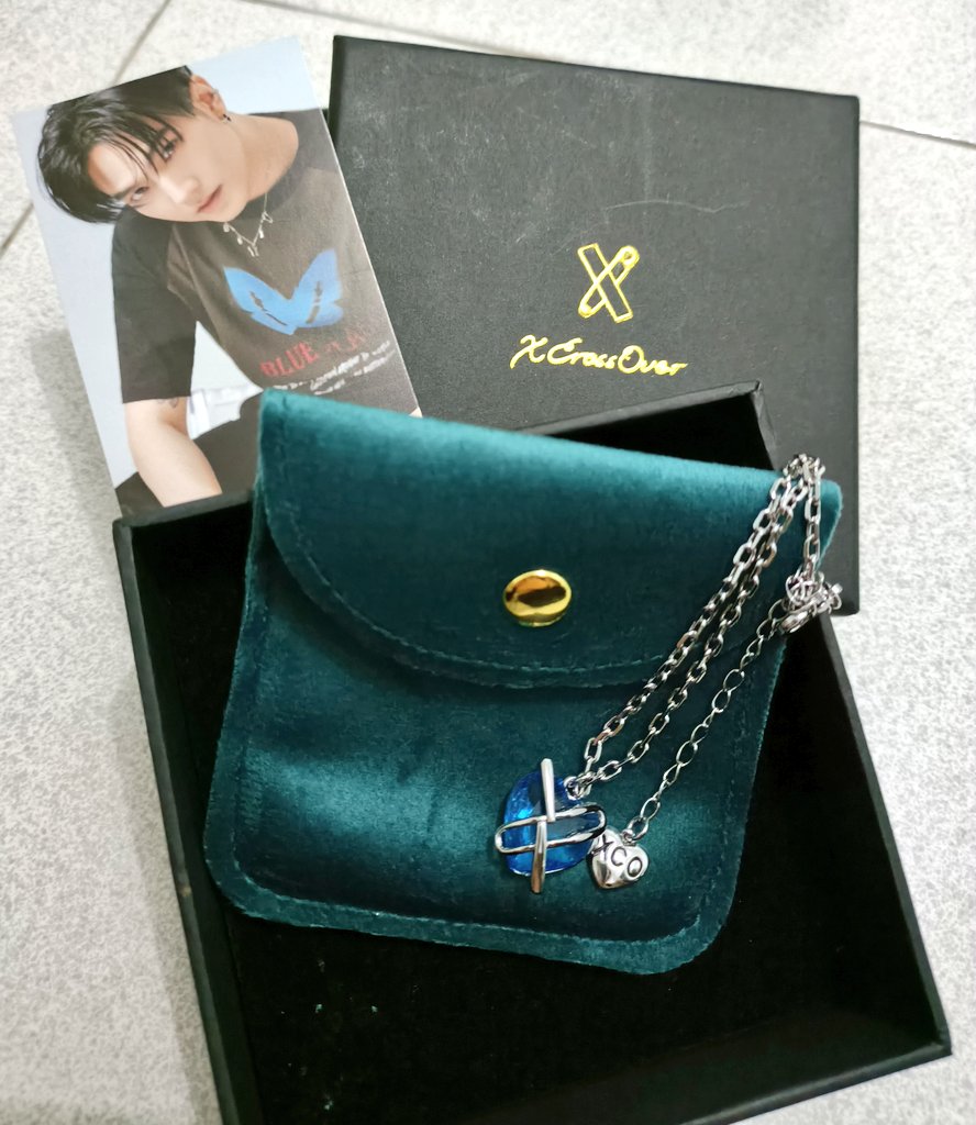 wynn_yw's tweet photo. Welcome home, my angel 💙
Now I have my Xcrossover & YOURS 🥰
☑️XCROSSOVER X JAKAPAN
#BuildXCrossOver
☑️YOURS WITH JIN JIAN CHENG
#YOURSmagxJinJianCheng
#BuildJakapan #Beyourluve @JakeB4rever https://t.co/5VMtz7hyIG