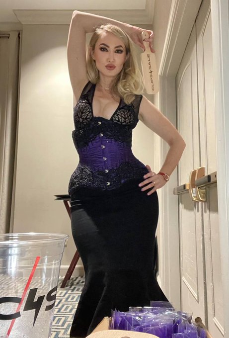 Capturing unforgettable moments at @OfficialDomCon  with the incredible Clips4Sale Creator Relations<a class="tags" target="_blank" title="On Twitter" href="/?out=eyJ0eXAiOiJKV1QiLCJhbGciOiJIUzUxMiJ9.eyJpYXQiOjE3MjUwMzEwNTYsImlzcyI6InR3cG9ybnN0YXJzLmNvbSIsIm5iZiI6MTcyNTAzMTA1NiwiZXhwIjoxNzU2NTY3MDU2LCJyZWRpcmVjdF91cmwiOiJodHRwczovL3R3aXR0ZXIuY29tL09mZmljaWFsRG9tQ29uIn0.ZYL6qQ35yL1kFrxmJN_BJmpGWn4KWgzTdyNe3ESnBYjSS5Ai8dKKUQMtDnU-zzw7i7atOxMstT90x2EDLcwAVw">@OfficialDomCon</a>