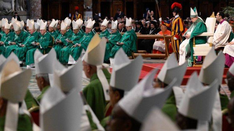 At the closing Mass of the General Assembly of the Synod of Bishops, Pope Francis speaks of the “conversation of the Spirit,” experienced in 'the loving presence of the Lord' and discovered in 'the beauty of fraternity.' To love is to adore
