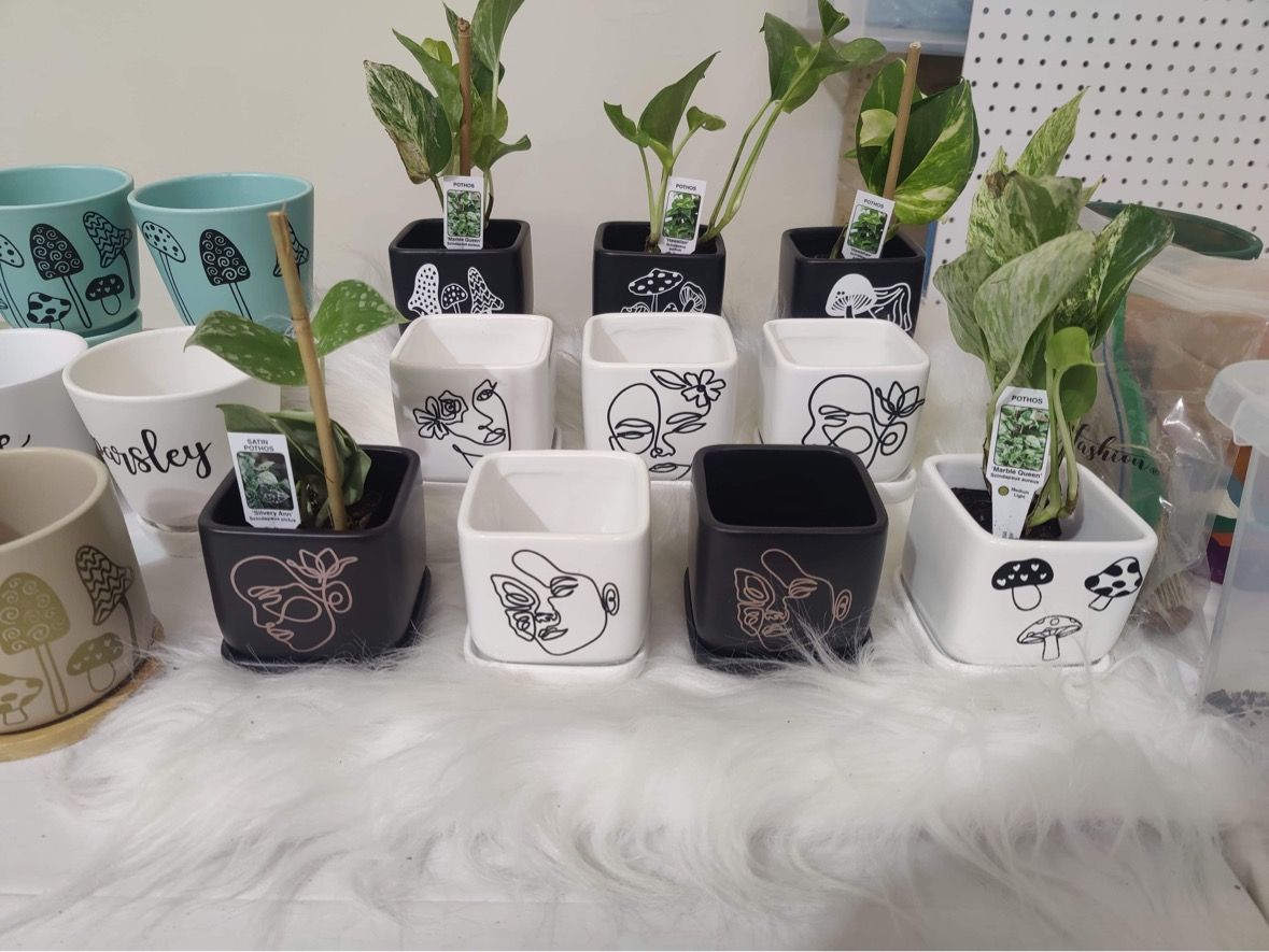 clevelandbazaar's tweet image. Meet the Makers: Alison Berger &amp;amp; Sheya Lewin, Dugway Brook Dry Goods
 
Facebook: buff.ly/3MkMwgo
Instagram: buff.ly/3Mli31Q
 
Read more about Dugway Brook Dry Goods and all our holiday 2023 makers at bit.ly/CleBazaar2023h…. Text BAZAAR to 66866 to join our list.