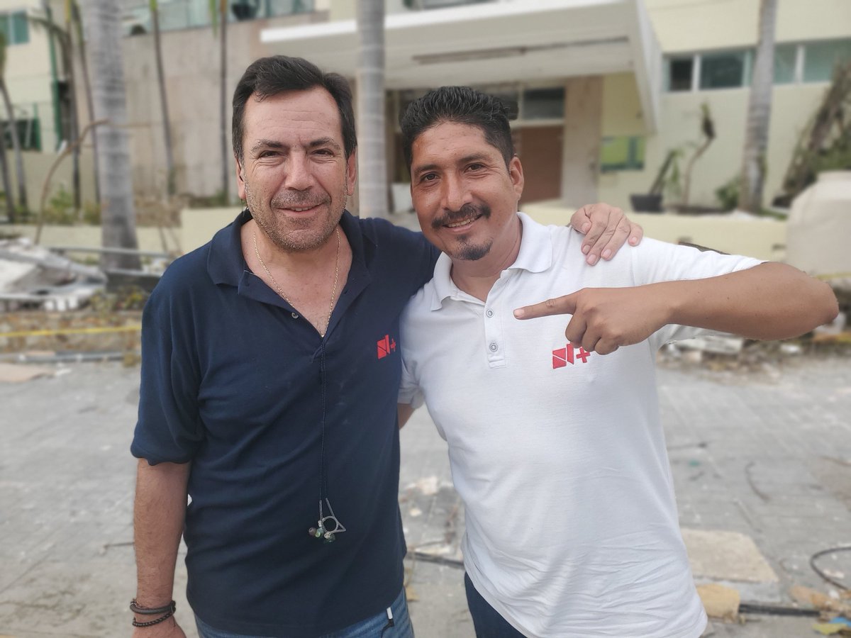 Tardó en cargarse esta foto por exceso de calidad.
Aquí con <a href="/eduardosalazar4/">Lalo Salazar oficial</a> el duro de Televisa.