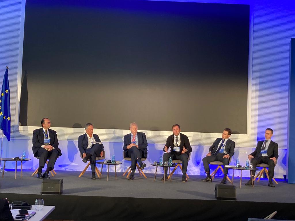 .<a href="/alainchretien/">Alain Chrétien</a> représente l’AMF au forum européen du tourisme qui se tient à Palma aujourd’hui. La Commission européenne veut harmoniser le cadre des meublés de tourisme et renforcer la transparence dans les services de location de meublés. (1/2)