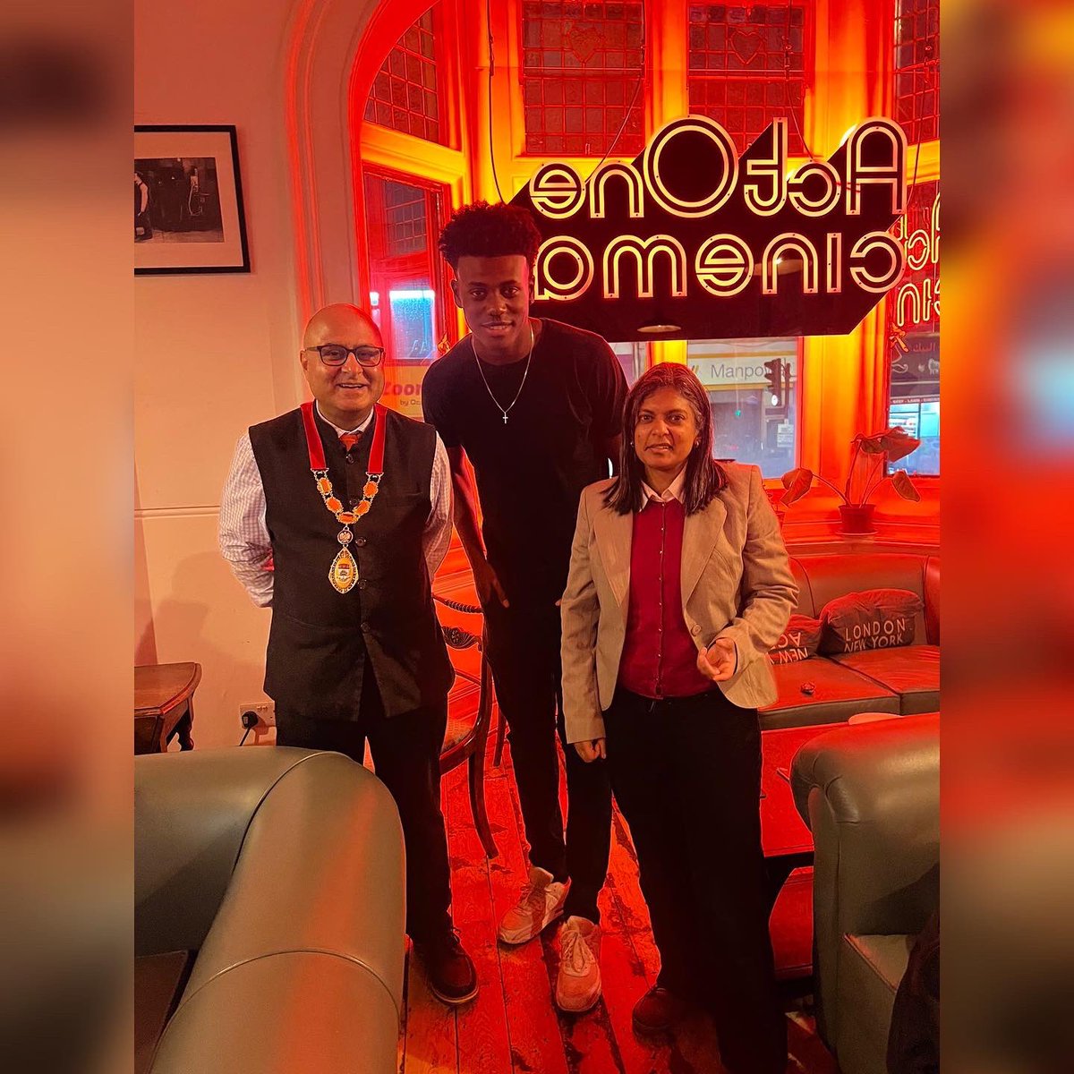 ActOne_Cinema's tweet photo. On Saturday we hosted a celebration. Thank you to all visitors and performers, particularly to @MsQuansah for the introduction &amp; @Hitesh_T and @RupaHuq for attending during a busy weekend.
Thank you to young talents from @DelveJe and Bollo &amp; @officialkylewis 
You were all AMAZING https://t.co/iwRw7hayhA