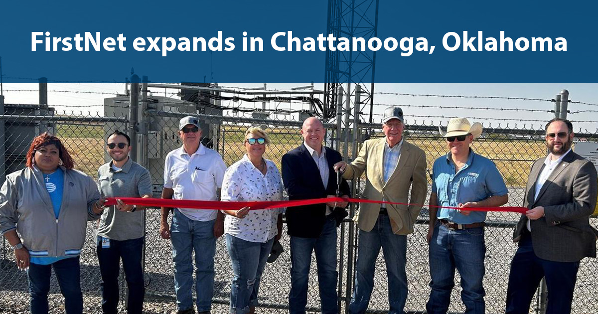 FirstNetGov's tweet photo. #FirstNetInTheNews: A new cell tower in Chattanooga, Oklahoma, is bringing FirstNet and 5G to the area, enhancing capacity and coverage. Read what local officials say about how the new tower bridges the digital divide (via @swoknews): https://t.co/aHkzAYH7ig https://t.co/ohXh5cVC73
