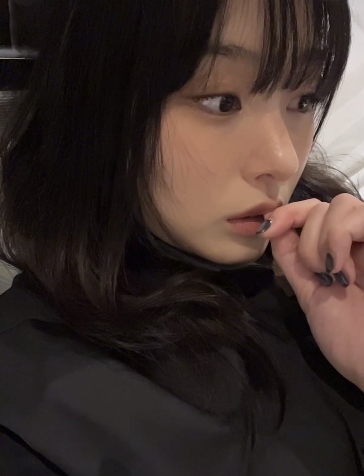 NOZEupdates's tweet photo. Noze bbl live 231030 https://t.co/Vi7RsHSbT5