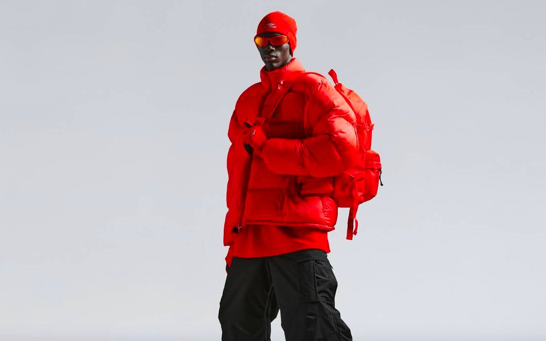 cppluxury's tweet image. Balenciaga launches first skiwear collection

cpp-luxury.com/balenciaga-lau… 

#Balenciaga #BalenciagaSki #SkiWear #luxury #luxuryfashion #luxuryretail #fashion #skiing #outerwear #Kering @KeringGroup