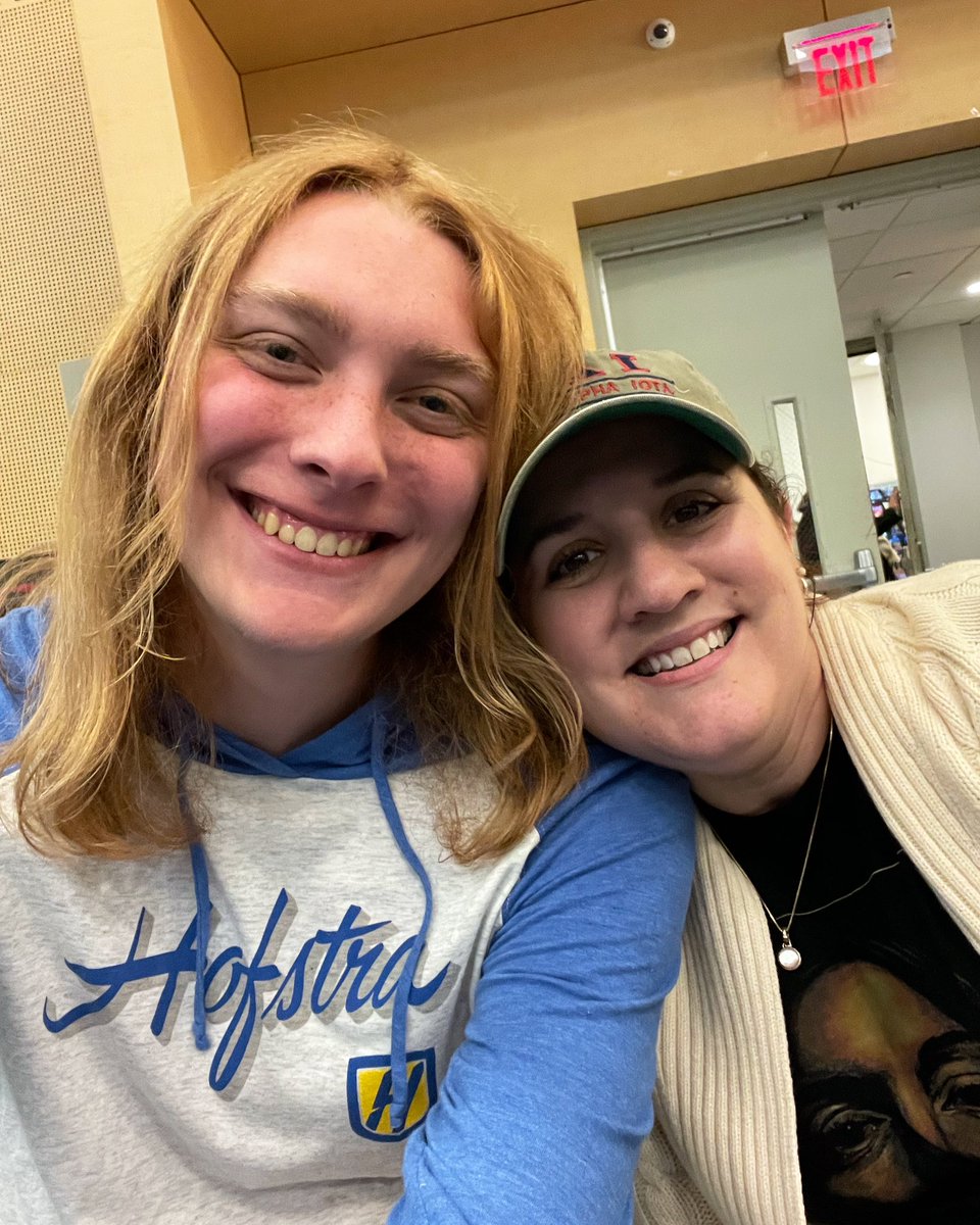 A visit with the one and only Rose 🌹. She is busy studying composition at <a href="/HofstraU/">Hofstra University</a> We got to hang out last night at an open <a href="/eVocoVoiceLI/">eVoco Voice Collective</a> rehearsal. 
#independentmusicianship