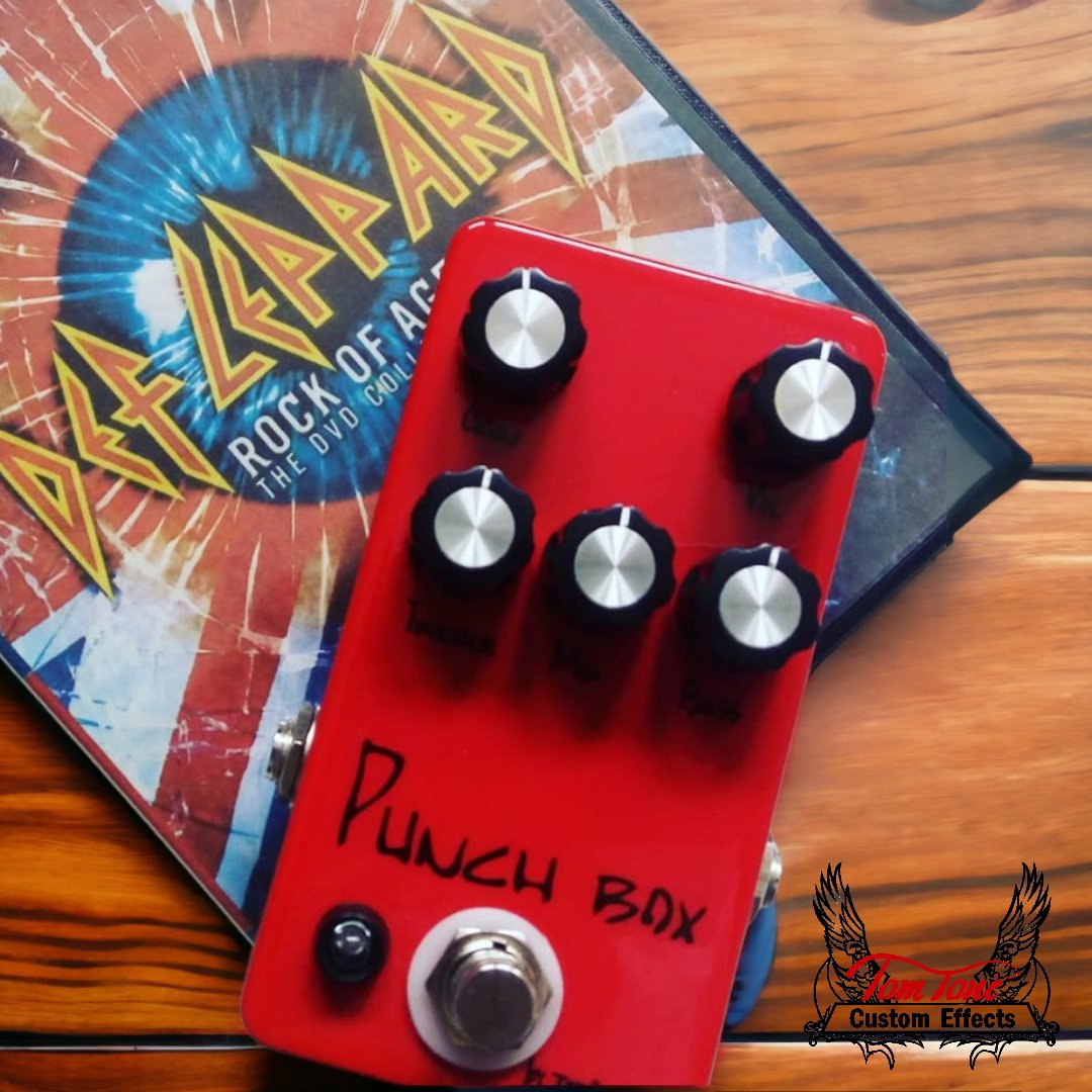 Punch Box IV Distortion 
#tomtone #punchboxiv #punchbox #distortion #marshall #guitarfx #fxpedals #fxsound #drive #effectspedals #guitareffects #efeitosdeguitarra #pedaisdeefeitos #Stompboxes #boutiquepedals #customshop #custompedals #customeffects