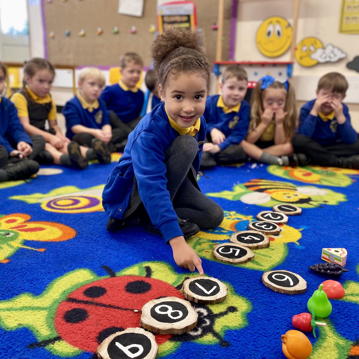 JamesBrindleyPS's tweet image. Reception enjoying their maths lesson this afternoon, adding one more to a given number. #ApplyingNumbersto10 #NewLearning #WelcomeBack ☺️