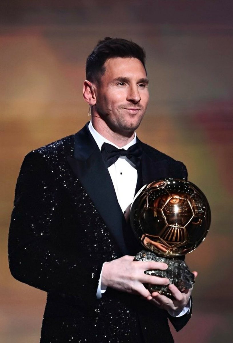 futeuropeeu's tweet photo. 🚨ATENÇÃO: Ao que tudo indica, Lionel Messi receberá hoje a sua oitava “Bola de Ouro”, superando Pelé e se tornando o maior campeão do prêmio. https://t.co/1YXVraXv1o