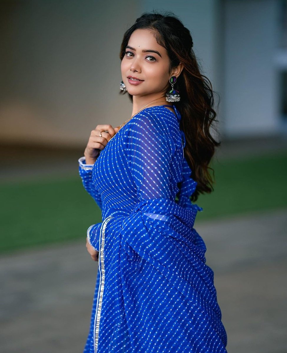 VtheThinker's tweet photo. She's looking beautiful ❤😍

Pantole ji ka like to aana hi tha is post par ❤

Mukhiya X Pantole Sath gaayen Haule-Haule.

#Abhisha𓃵 #Abhisha #AbhishaFam𓃵 #AbhishekMalhan #ManishaRani https://t.co/Uktxf8Kbko