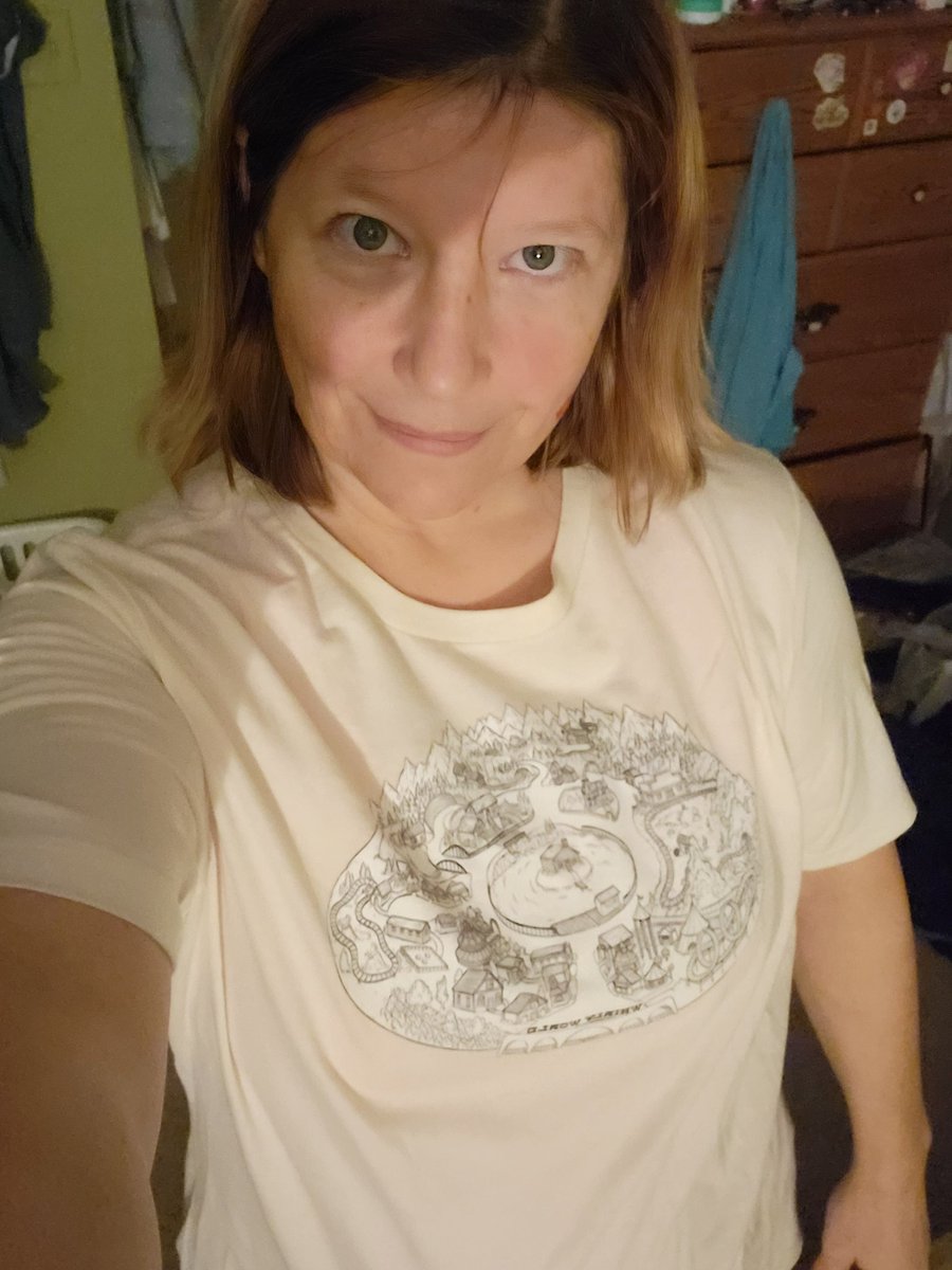 Jessie_Blu_'s tweet photo. Thought I'd give this new shirt a Whirl @TrailerJones #WhirlyWorld #mynewfavoriteauthor #liveyourdreams #bestseller #gggghosts #Halloween https://t.co/VTo6F14E5z