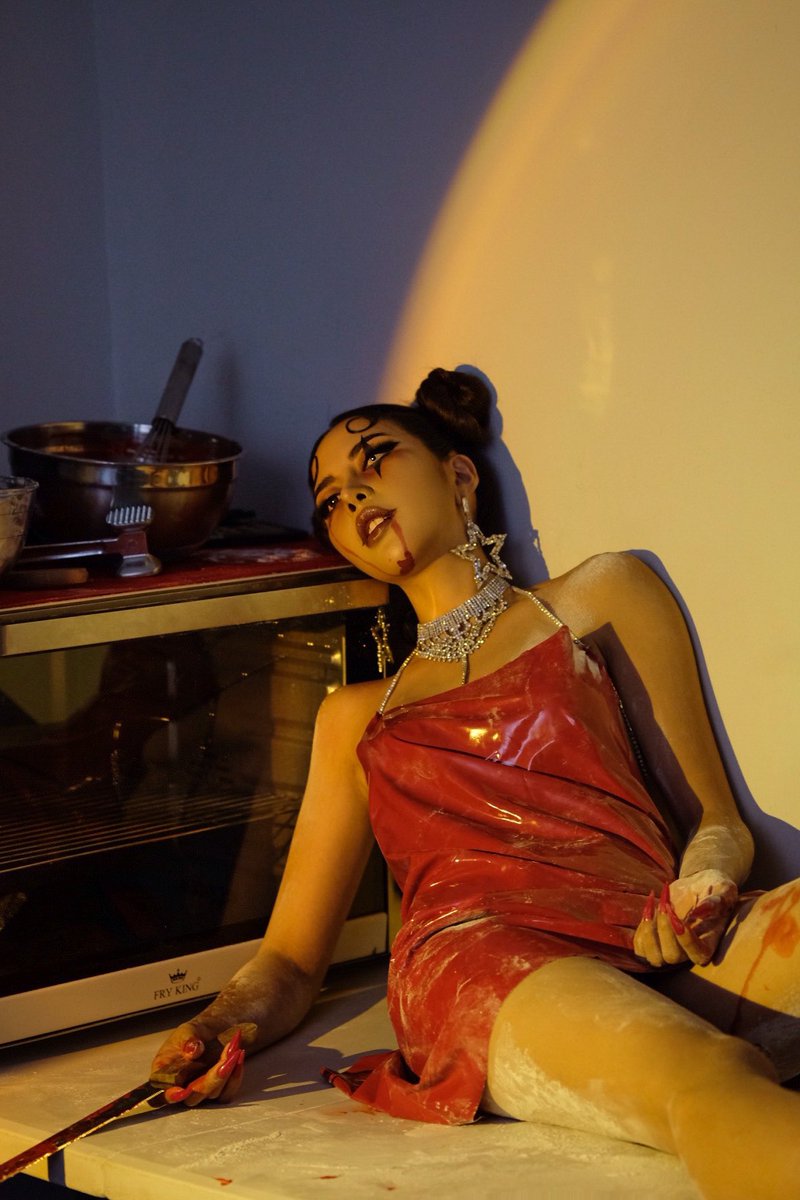 We’ve all got both light and dark inside us… 🎃👻 #halloween #halloween2023 #ฝ้ายนา #ฝ้ายนาสุทธิดา #fainahsuthida