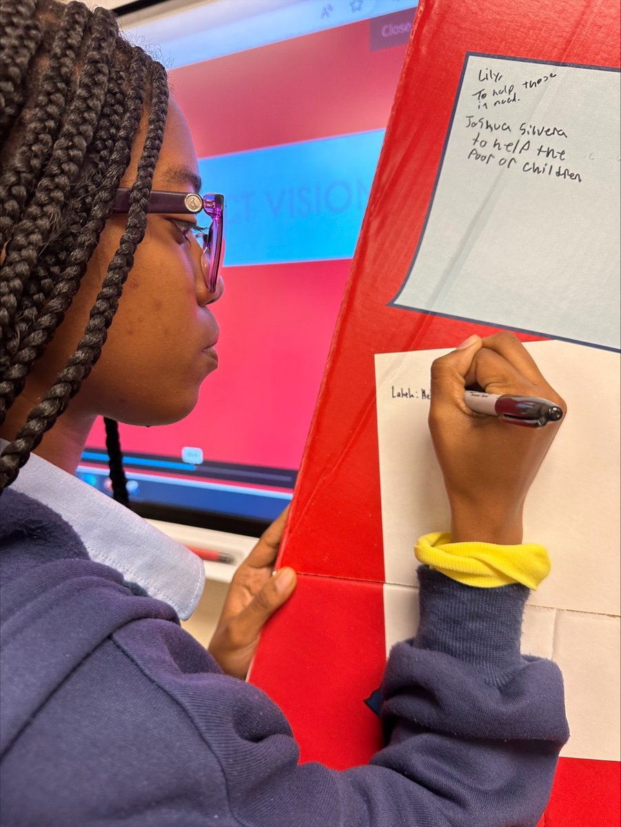 4CornersUpper's tweet photo. At FCUS we are cultivating the leaders of tomorrow.  We are delighted to partner with @ChickfilaLeader to create our chapter of the leader academy. Students will take on 3 major projects to give back to our community.  We are #CSUSAproud of these students #leadershipdevelopment https://t.co/fD3VPLtEHA