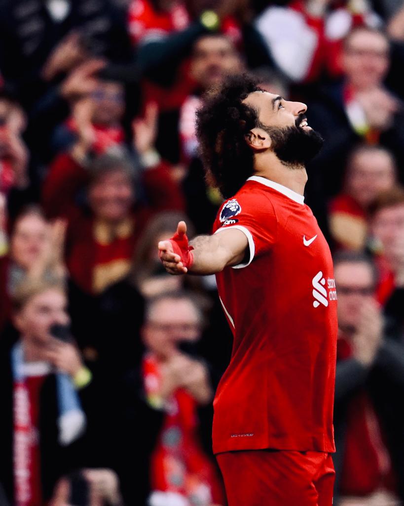 LFC's tweet image. 🅰️🅰️🅰️
⚽⚽⚽⚽⚽⚽⚽⚽⚽⚽⚽⚽⚽⚽⚽

Mo Salah has now contributed to 18 goals in his last 14 #PL games at Anfield 👏