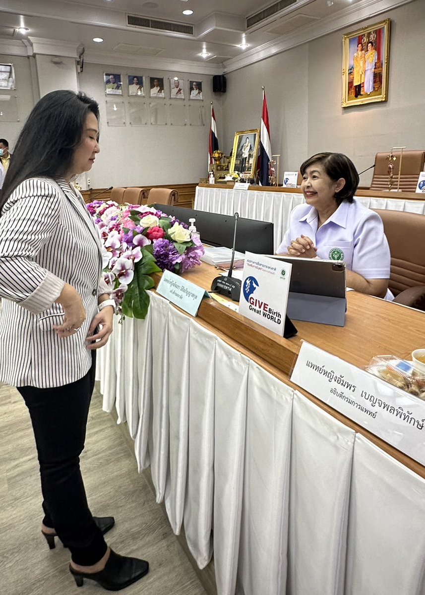 The 1st meeting of National Committee on Reproductive Health & Development for Thailand🧡 #UNFPAThailand emphasised to the Minister of Public Health  & Committee members on #RightsAndChoices & Quality of population & alignment of Population & Development policy  #UNFPA @pr_moph