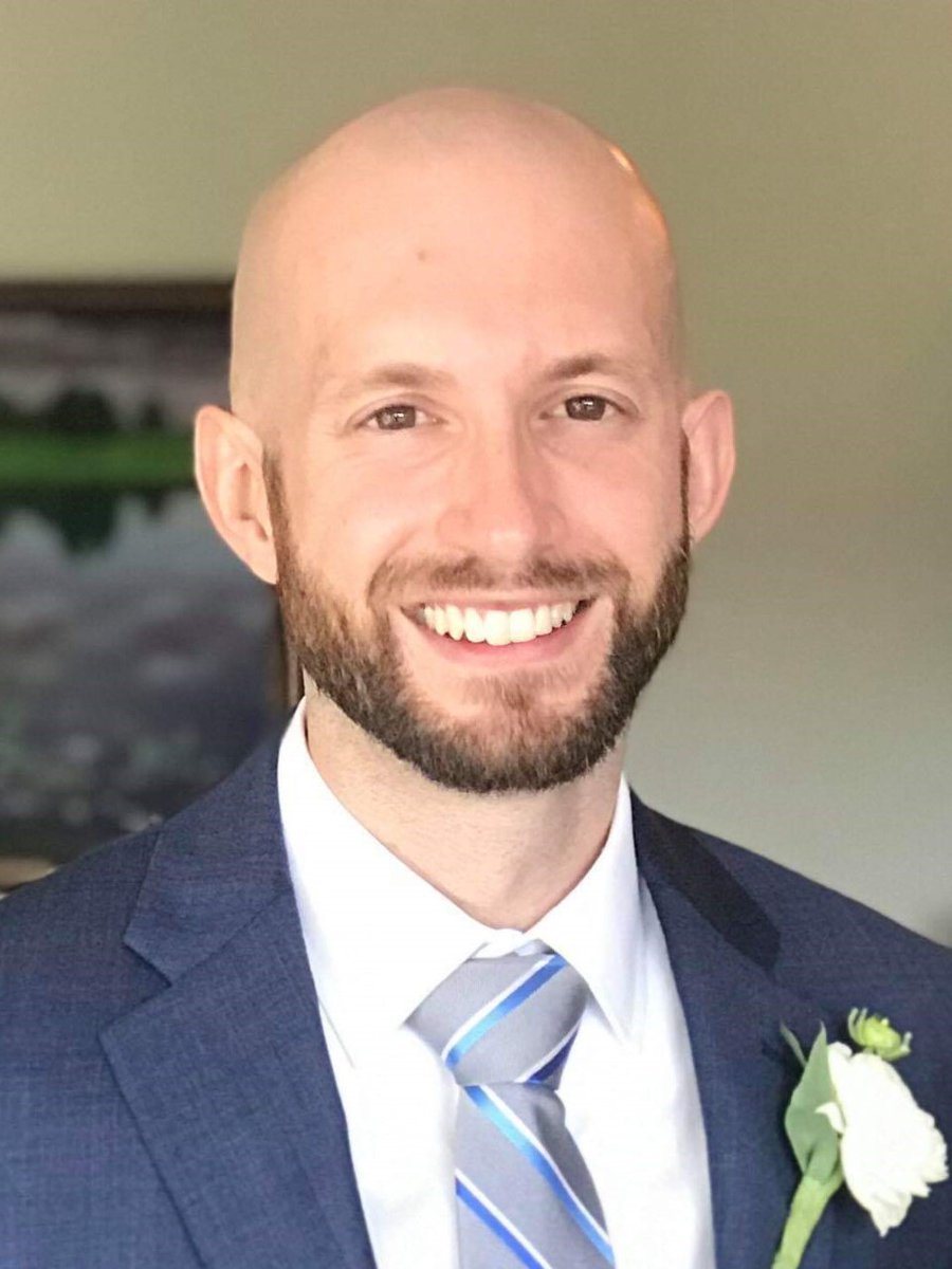 macphaidin_lib's tweet image. Happy Birthday to Circulation Assistant Kyle Sousa!

#OnThisDay in 1955: Rosa Parks was arrested in Alabama, after she refused to move to the back of the bus and give her seat to a white passenger.

#StaffBirthdays #RosaParks #MacphaidinLibrary #StonehillLibrary