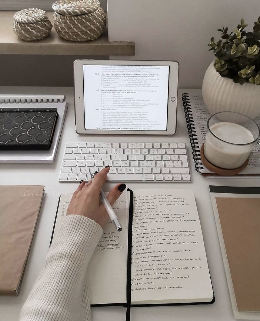 Thintoxication's tweet image. 💖💖21 Day Law of Attraction Challenge  30/10 - 20/11  My goal: to be more productive, procrastinate less, make more progress with my goals &amp;amp; get to doing more - with new things I want to be doing, things I should get done, things I want out of life &amp;amp; my everyday routine 💖💖